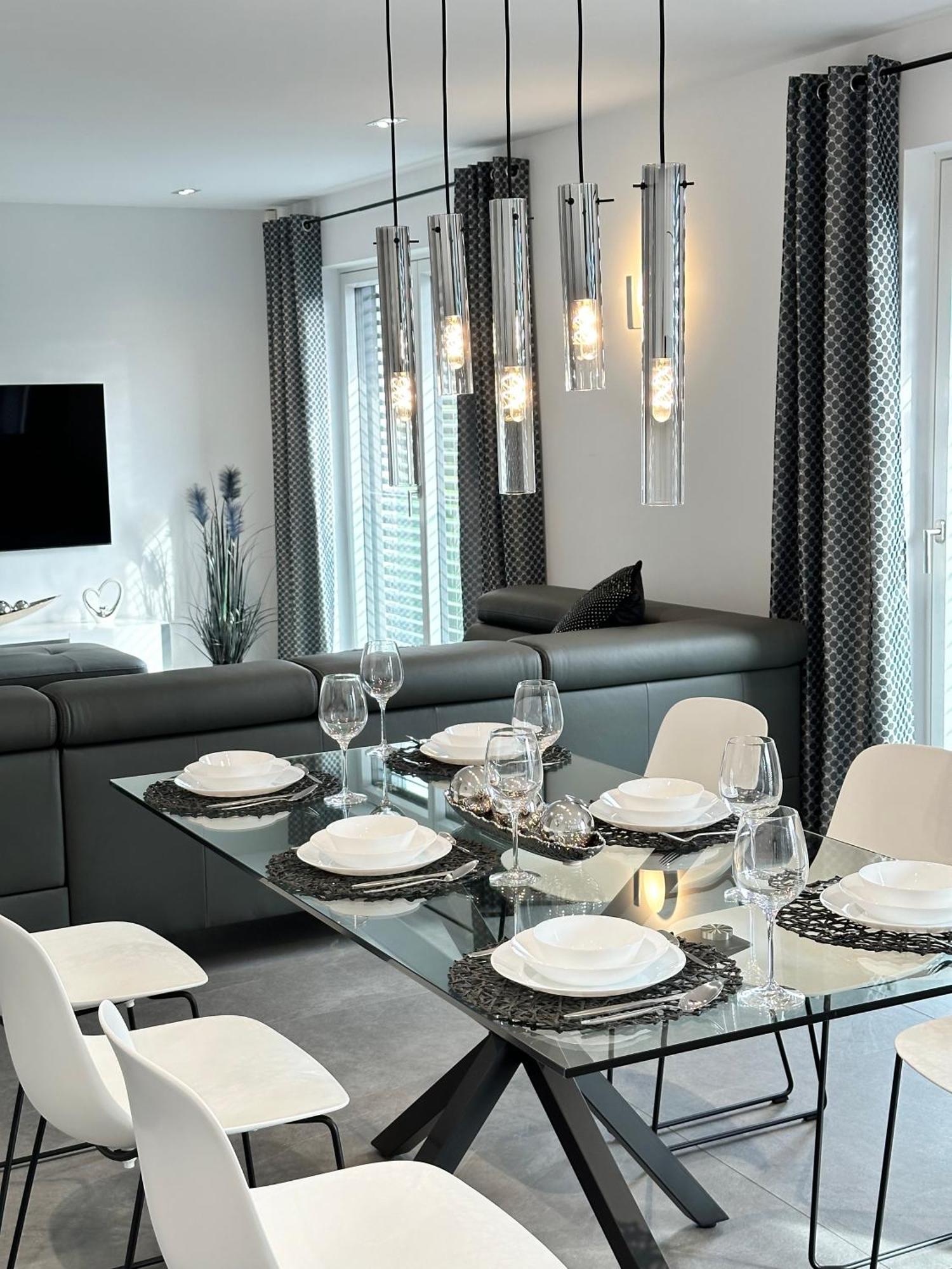 Ferienwohnung Black White Raubling Esterno foto